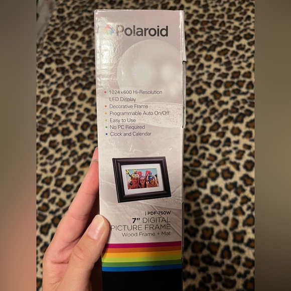 NEW in box-Polaroid 7 inch digital picture with wood frame - Picture 4 of 5